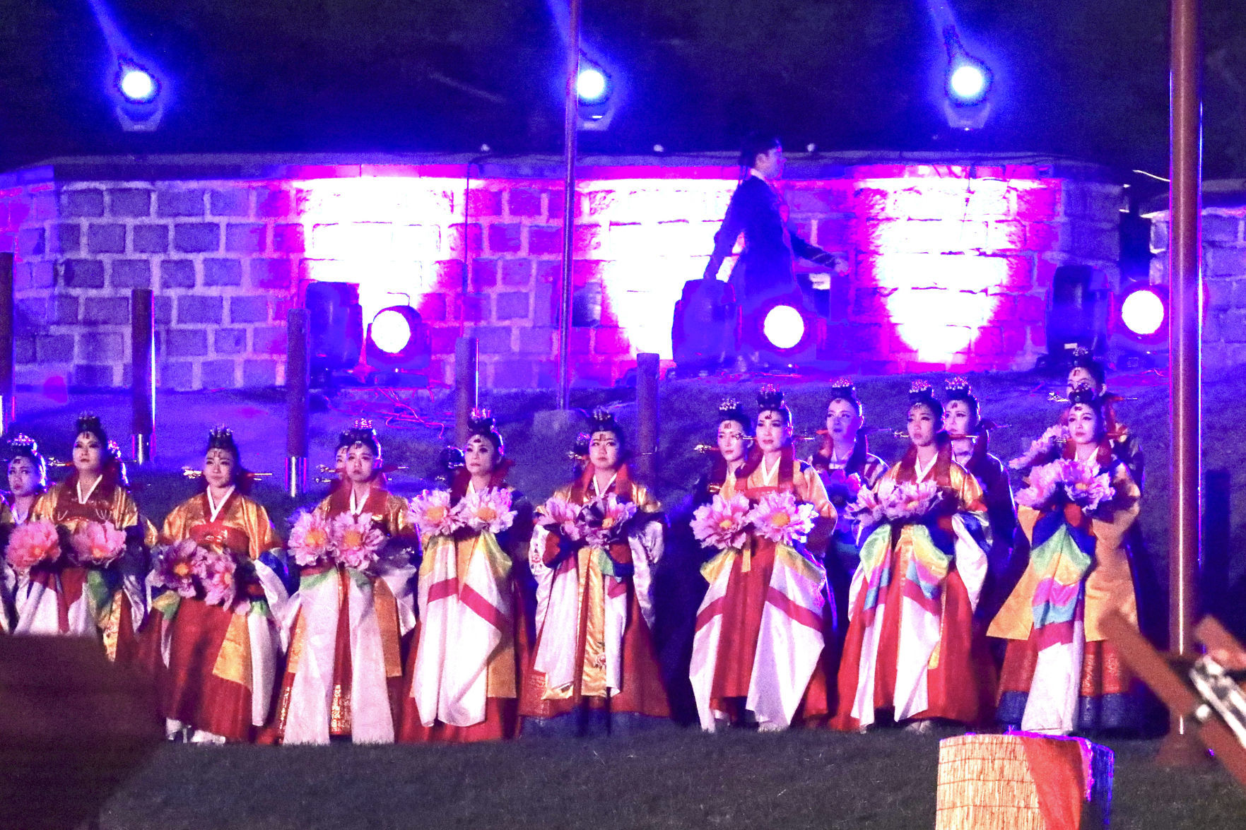 110419SouthKorea60YON.jpg